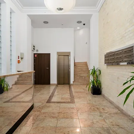 Golden Market Square - 3rooms, 90m2 Of Comfort & Quiet - As R502 Апартаменты *