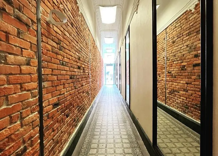 Golden Market Square - 3rooms, 90m2 Of Comfort & Quiet - As R502 Appartamento *