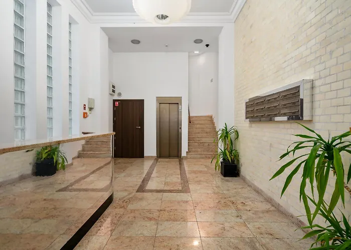 Golden Market Square - 3rooms, 90m2 Of Comfort & Quiet - As R502 Appartamento *