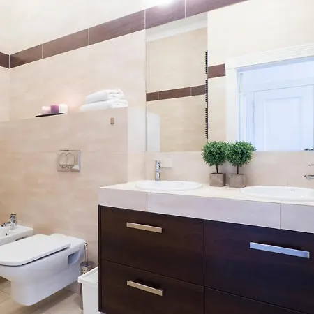 Daire Golden Market Square - 3rooms, 90m2 Of Comfort & Quiet - As R502 *