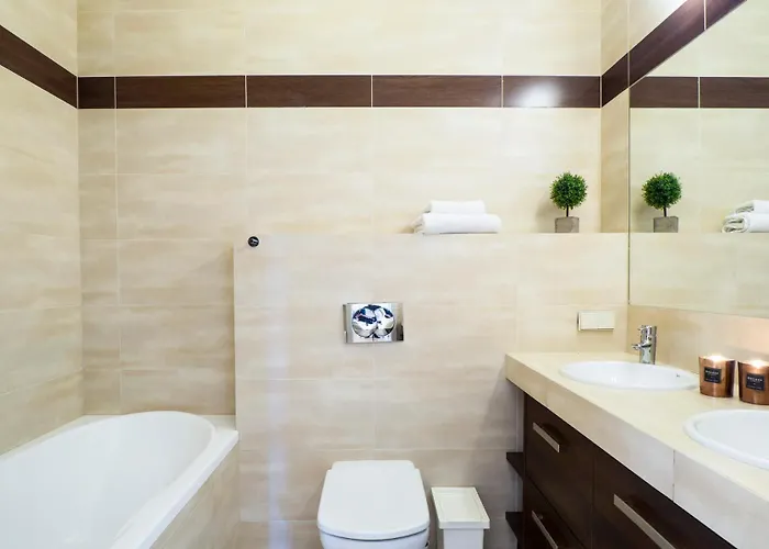 Apartment Golden Market Square - 3rooms, 90m2 Of Comfort & Quiet - As R502