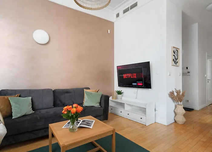 Golden Market Square - 3rooms, 90m2 Of Comfort & Quiet - As R502 *